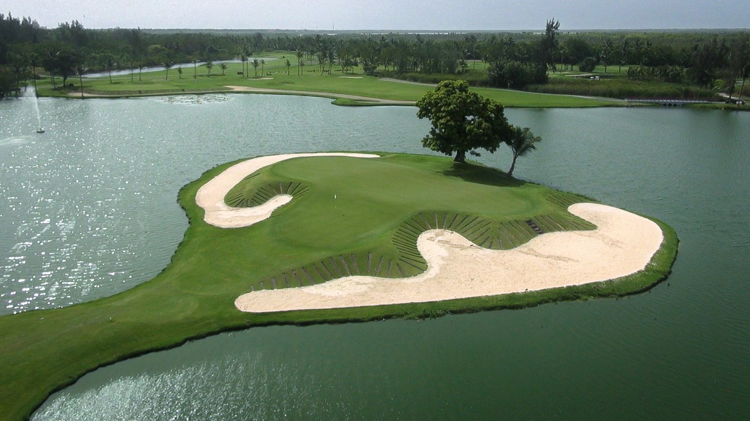 The Lakes at Barceló Bávaro Golf Review: A Tropical Resort Course Worth Playing in Punta Cana